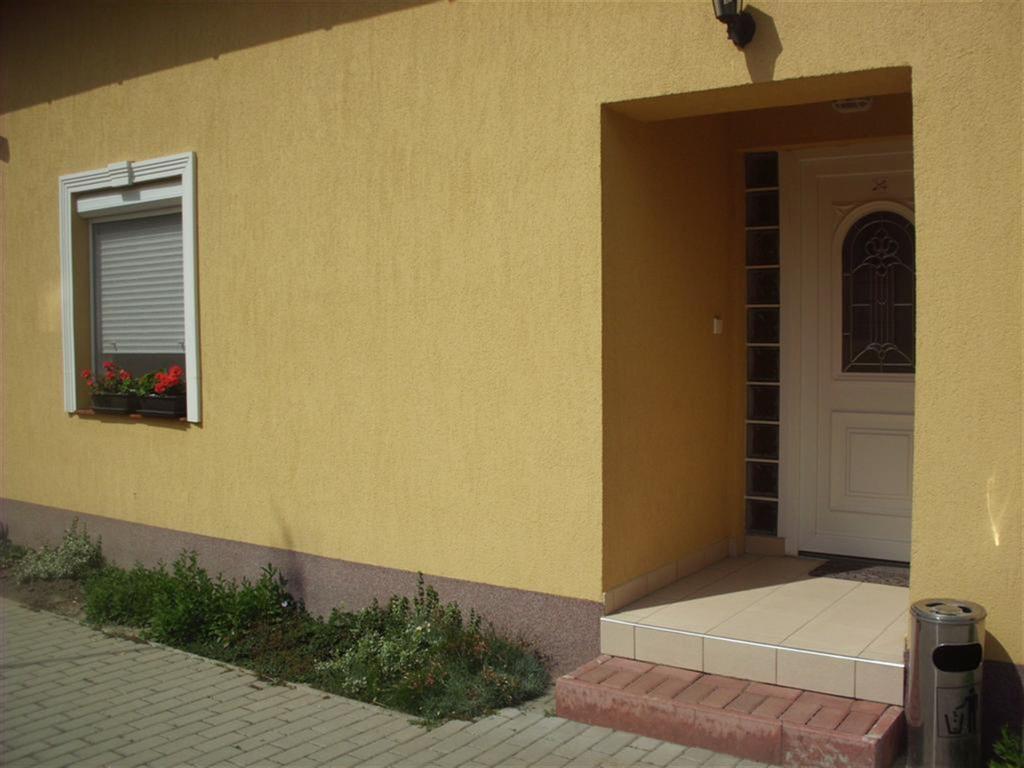 Andrea Apartman Гайдусобосло Екстер'єр фото