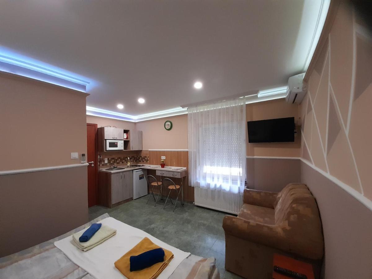 Andrea Apartman Гайдусобосло Екстер'єр фото